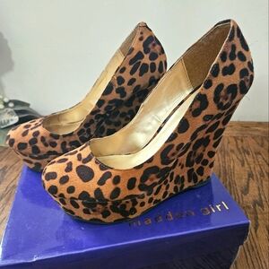 Madden Girl Leopard Platforms Size 9.5